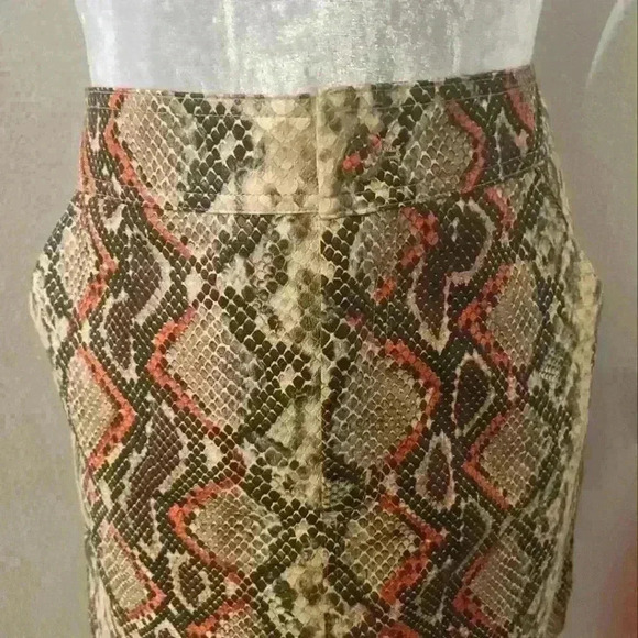 MARIE OLIVER snake print mini skirt size 4 - Picture 2 of 9